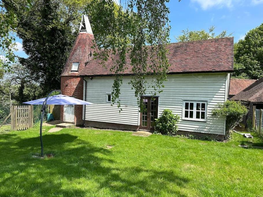 فيلا Beautiful 2 Bed Oast - 15 Acre Farm - Tunbridge Wells المظهر الخارجي الصورة